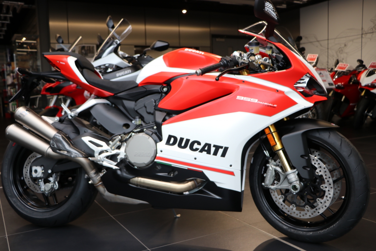 959 Panigale With Akrapovic Racing Silencers Offer Extended Until 31st December